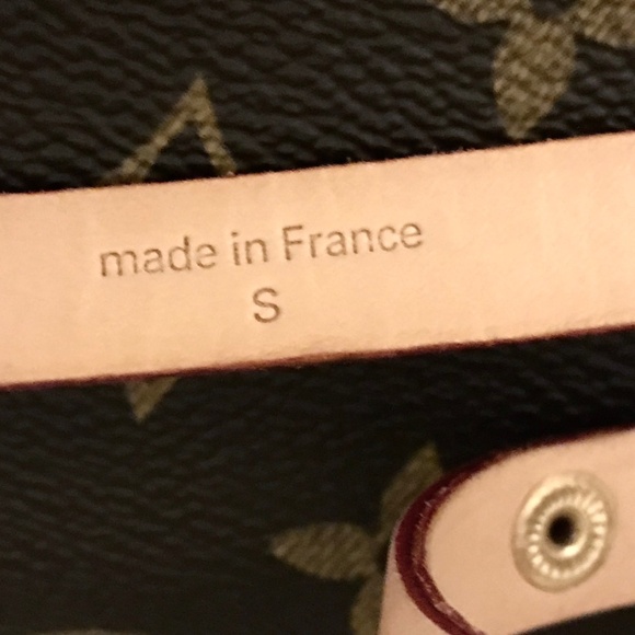 Louis Vuitton Monogram Pochette Florentine - Picture 13 of 14